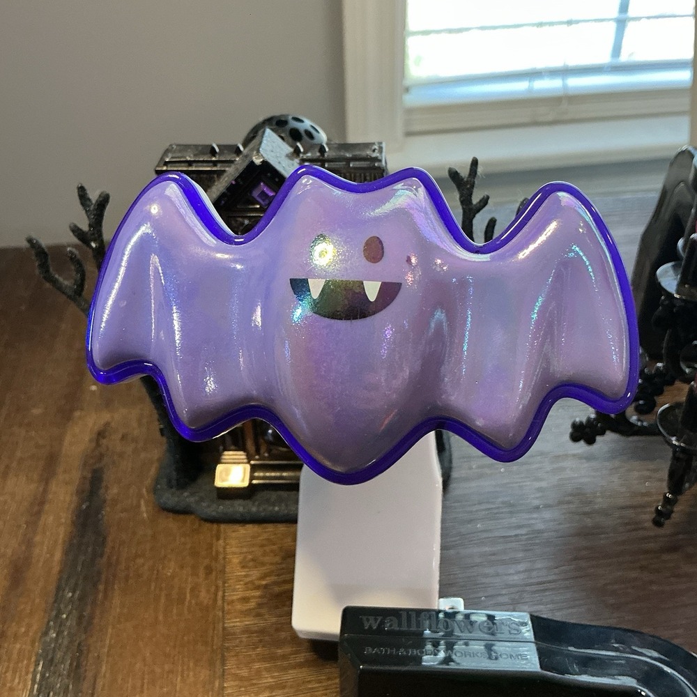 Bath & Body Works Halloween Wallflower Plug Bundle  Haunted HouseChandelier Bat - Picture 2 of 8